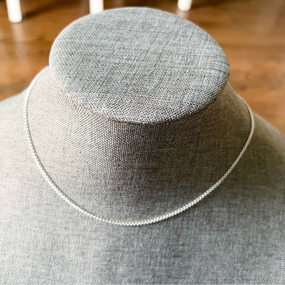 🍭6/$30 Delicate silver tone chain
